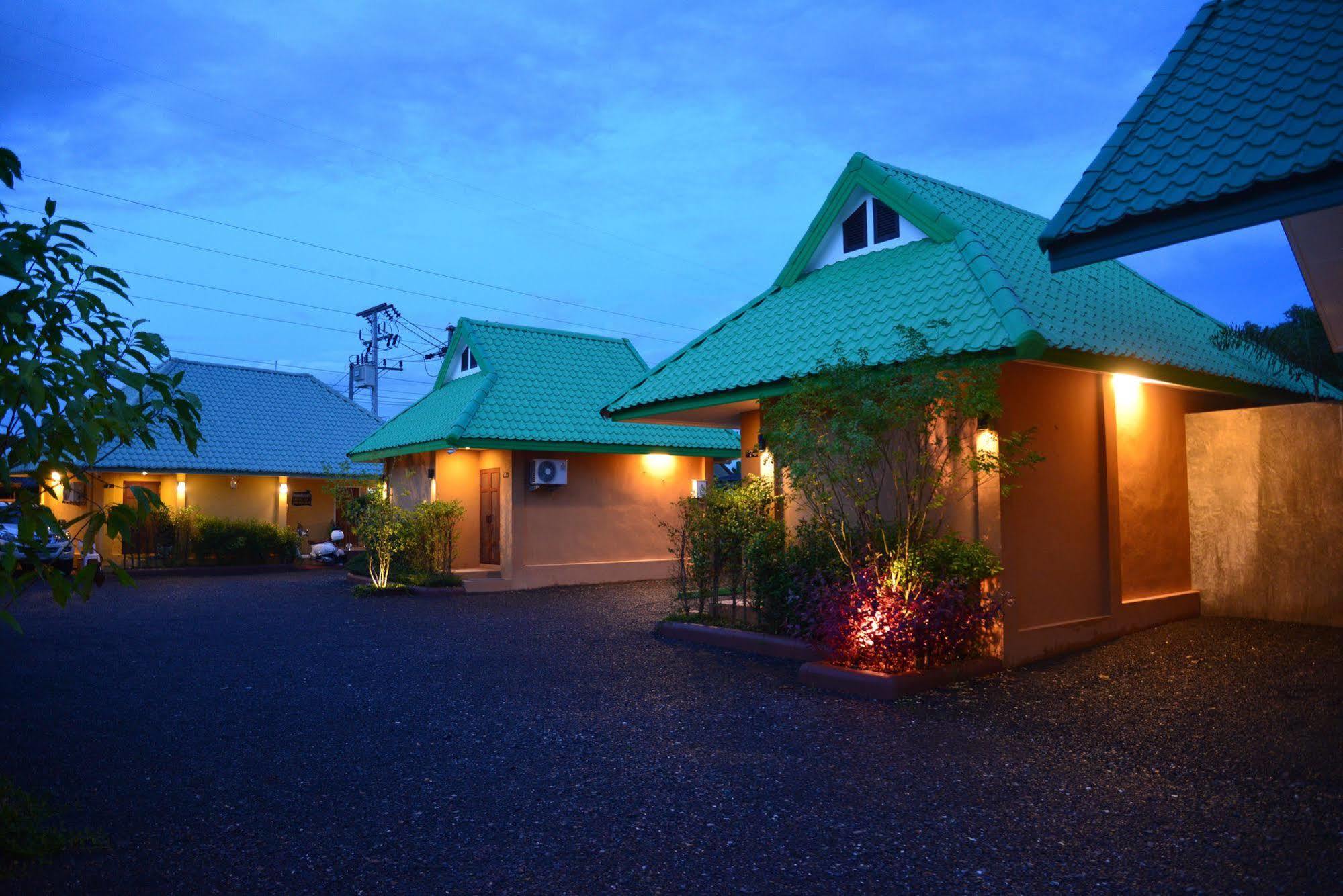 Sucholtee Resort Surat Thani Extérieur photo